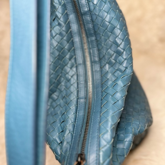 Bottega Veneta Pyramid Intrecciato Nappa Shoulder Bag - Picture 4 of 15